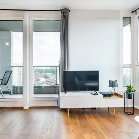 Inpoint Mogilska Tower City View Apartments Near Tauron Arena Self Check-In-2